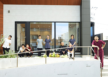 新潟市中央区の山崎歯科医院スタッフ集合写真